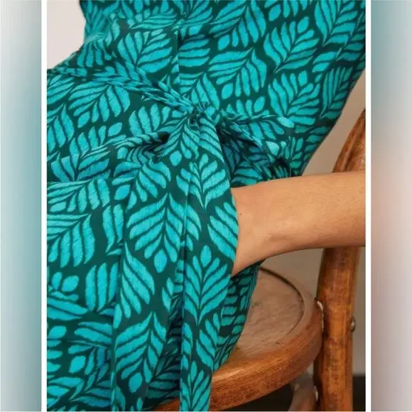 Boden Ruby Jersey Puff Sleeve Tie Waist Romper in Palm Leaf - Size US 6 Tall - Picture 4 of 11